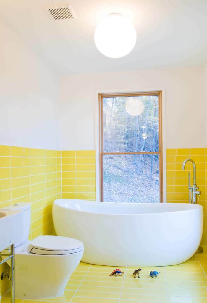 彩色小浴室瓷砖大小